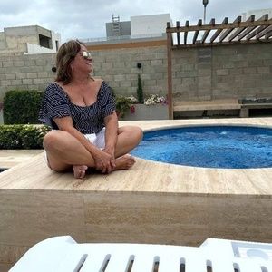 Meet your Posher, Ines